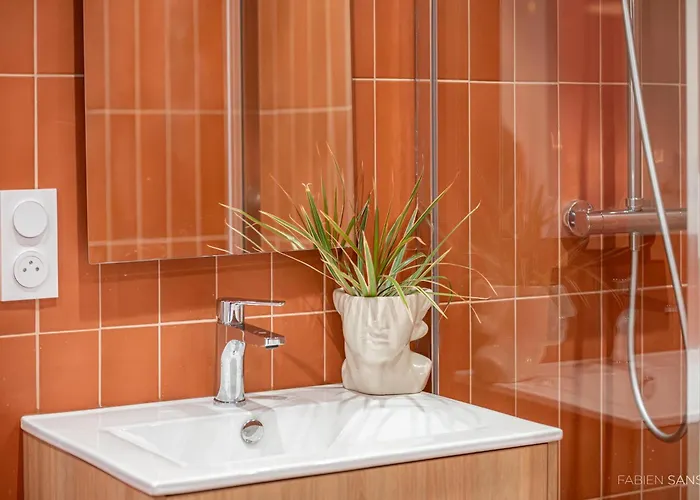 Le Dalmatie - Sauna - Jacuzzi - Clim - Gare Sncf Lägenhet *